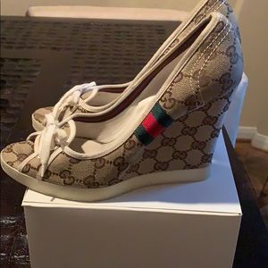 Vintage Gucci Wedges
